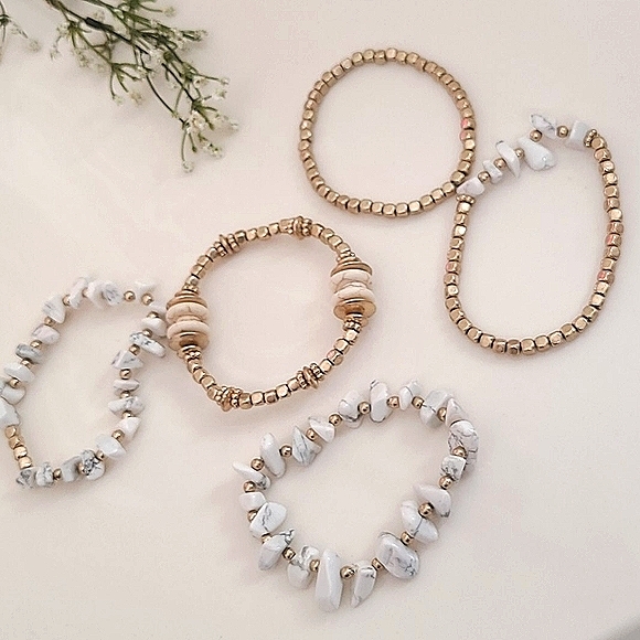 Bracelets - Picture 2 of 9